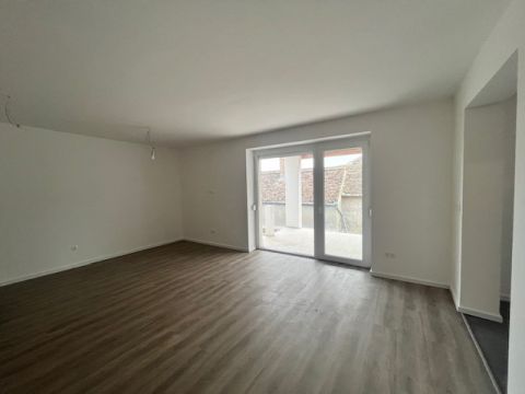 Eladó Ház 7720 Pécsvárad , Felújított 3 szoba+nappalis ház Pécsváradon eladó.