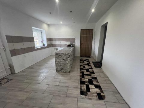 Eladó Ház 2766 Tápiószele , 2766 Tápiószele, családi házas