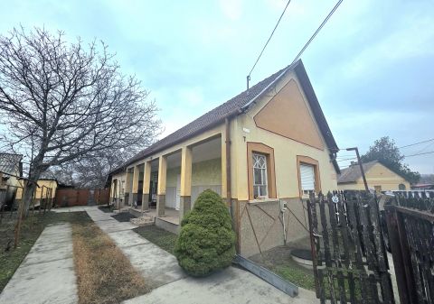 Eladó Ház 2371 Dabas , Dabas Sáriban hitelezhető önálló családi ház nagy telekkel!