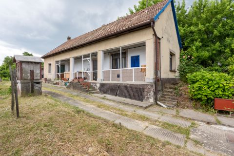 Eladó Ház 2475 Kápolnásnyék 