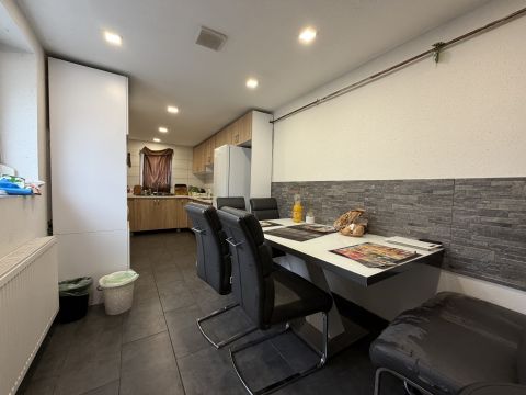 Eladó Ház 1203 Budapest 20. kerület Erzsébetfalva Többgenerációs Épület- Nyolc Lakrésszel