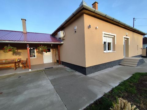 Eladó Ház 5741 Kétegyháza 5741 Kétegyháza, Központ