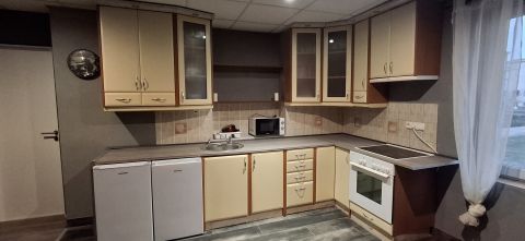 Kiadó Vendéglátás 2400 Dunaújváros , Kiadó Dunaújvárosban 9 szobás apartman!