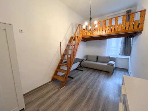 Eladó Lakás 1078 Budapest 7. kerület , frissen felújított garzon, Városligettől egy karnyújtásnyira