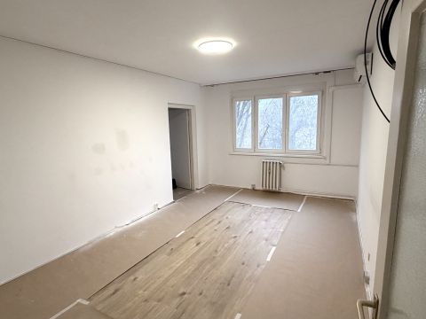 Eladó Lakás 6726 Szeged , Fésű utca és Csanádi utca sarka