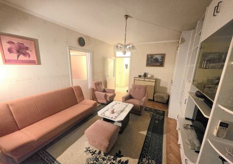 Eladó Lakás 1046 Budapest 4. kerület , 1046 Budapest 4. kerület - Izzó lakótelep!