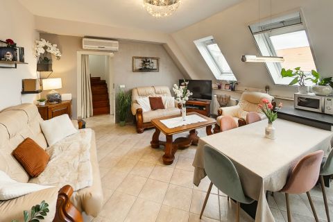 Eladó Lakás 6000 Kecskemét , Kecskemét belvárosában nappali+3 szobás, ekélyes lakás eladó