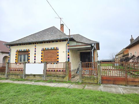 Eladó Ház 7918 Tótújfalu , Dráva közelében családi ház rengeteg lehetőséggel