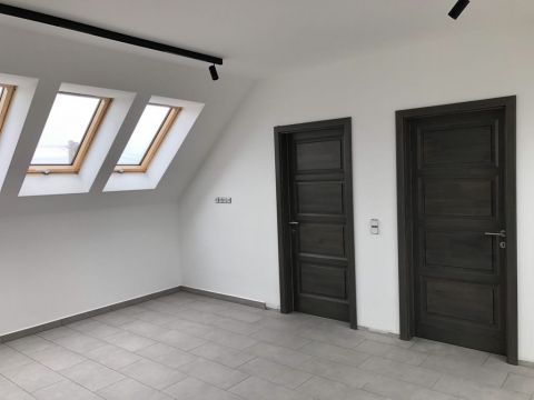 Kiadó Lakás 7773 Villány 