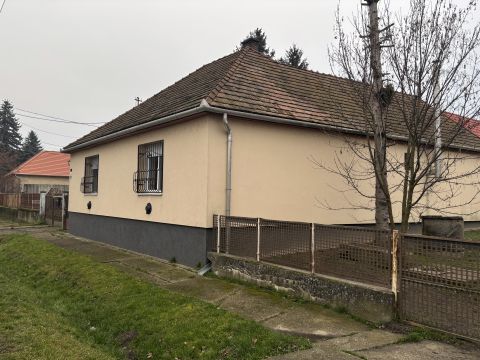 Eladó Ház 2524 Nagysáp 