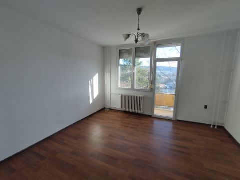 Eladó Lakás 2800 Tatabánya 