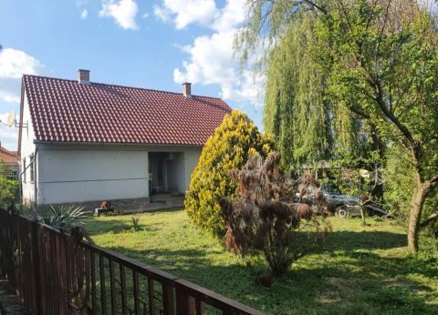 Eladó Ház 7535 Lad 