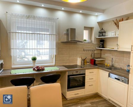 Eladó Lakás 6000 Kecskemét Belvárosban 73 nm-es, 2,5 szobás gyönyörűen felújított lakás