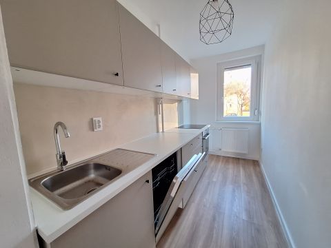 Eladó Lakás 1039 Budapest 3. kerület , Gyönyörűen felújított 4 szobás panel lakás Családnak