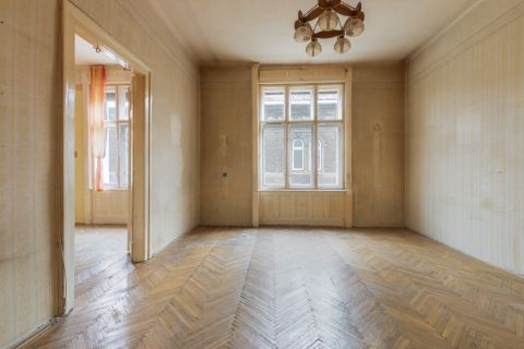 Eladó Lakás 1086 Budapest 8. kerület , Eladó 80 nm-es felújítandó lakás az Orczy tér közelében