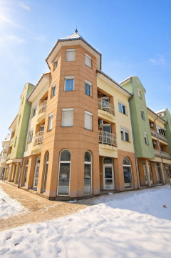 Eladó Üzlethelyiség 7200 Dombóvár 