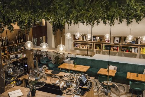 Kiadó Vendéglátás 1073 Budapest 7. kerület , Belvárosi átterem teljes berendezéssel és konyhával kiadó!!!