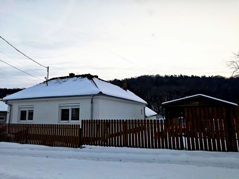 Eladó Ház 8619 Pusztaszemes , varázslatos, festői környezet, dupla telken családi ház