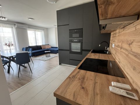 Eladó Lakás 8638 Balatonlelle , 100 méterre a parttól, penthouse lakás