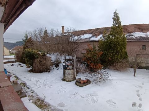 Eladó Ház 2526 Epöl 