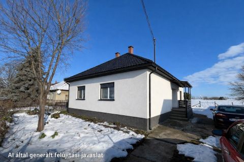 Eladó Ház 7013 Cece 63-as mentén, jó megközelíthetőséggel