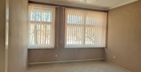 Kiadó Üzlethelyiség 7400 Kaposvár 