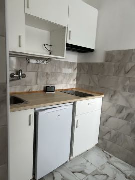 Kiadó Ház 1025 Budapest 2. kerület Törökvészi út és Vöröstorony lejtő találkozása