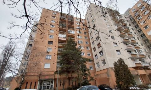 Eladó Lakás 2800 Tatabánya Praktikus elosztás, erkély, remek elhelyezkedés