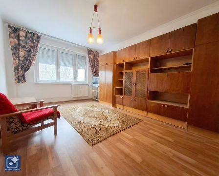 Eladó Lakás 2400 Dunaújváros azonnal költözhető 2 szobás lakás Béke városrészben