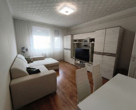 Eladó Lakás 3000 Hatvan 