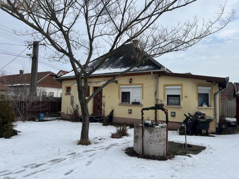 Eladó Ház 3292 Adács , Gyógyszertár Közelében