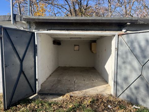 Eladó Tároló/Raktár 8100 Várpalota 