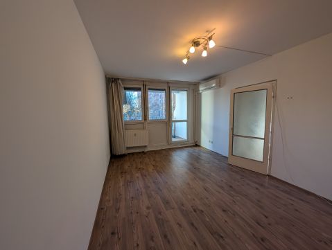 Eladó Lakás 1039 Budapest 3. kerület 