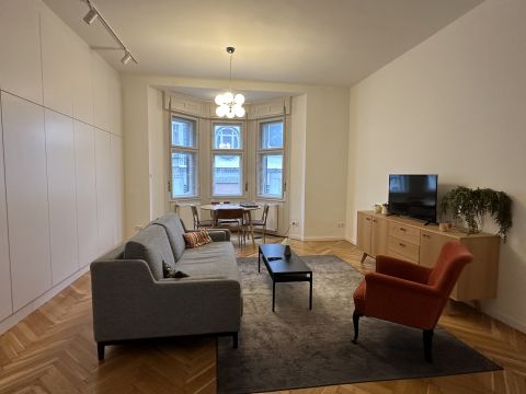 Kiadó Lakás 1051 Budapest 5. kerület BAZILIKA KÖZELÉBEN IGÉNYES LAKÁS BÉRBEADÓ