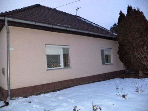 Eladó Ház 2481 Velence Vasútállomás közeli