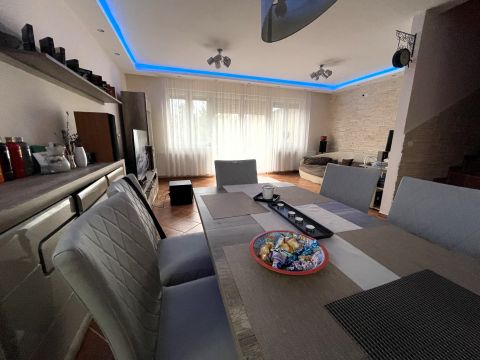 Eladó Ház 6000 Kecskemét , Kadafalván nappali +  3 szobás családi ház/sorház eladó! 