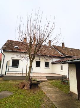 Eladó Ház 1158 Budapest 15. kerület 