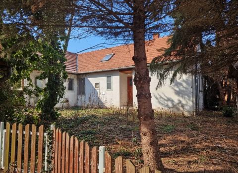 Eladó Ház 8360 Keszthely , Belváros, nyugodt helyen