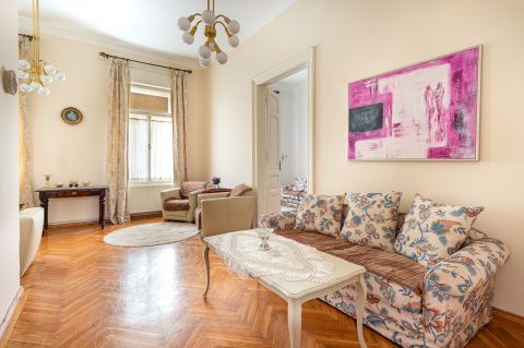 Eladó Lakás 1053 Budapest 5. kerület , Palotában eladó lakás a Belváros szívében