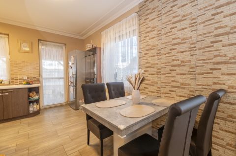 Eladó Lakás 2225 Üllő 