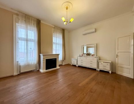 Eladó Lakás 8500 Pápa A belváros szívében