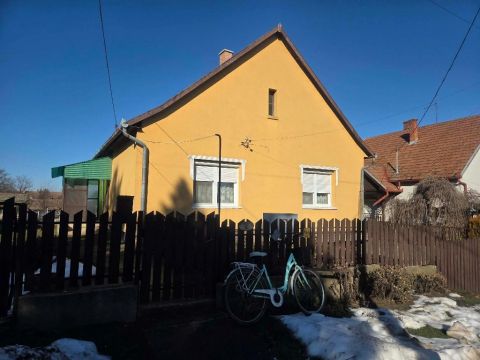 Eladó Ház 5065 Nagykörű , 5065 Nagykörű, Központi