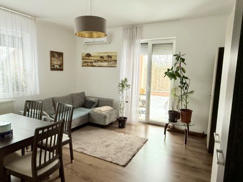 Eladó Lakás 2225 Üllő 