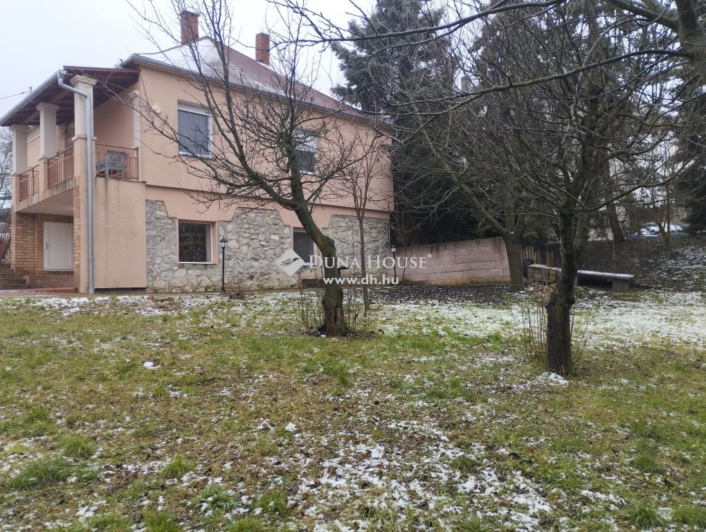 8053 Bodajk , Bodajk csendes utcájában, kivételes panorámával. — 1/43