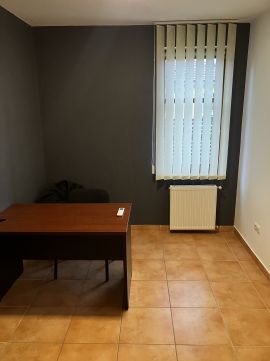 Kiadó Iroda 2011 Budakalász 