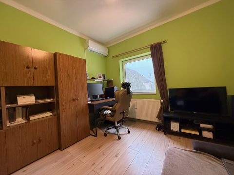 Eladó Ház 2113 Erdőkertes , Spar közeli