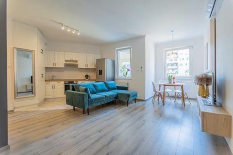 Eladó Lakás 1139 Budapest 13. kerület , Újszerű kompakt, bútorozott lakás 2003-ban épült ház, garázs