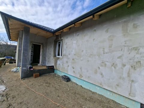 Eladó Ház 2242 Sülysáp Tápiósápi részen busz megállótól nem messze.