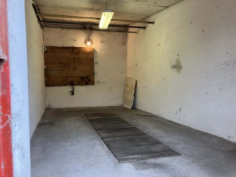 Kiadó Parkoló 7634 Pécs 