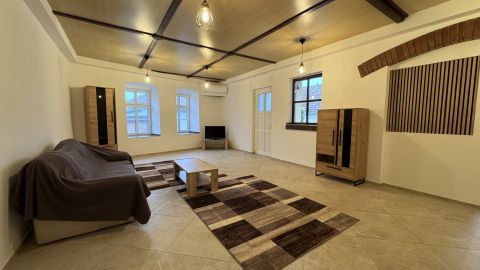 Kiadó Lakás 2011 Budakalász 